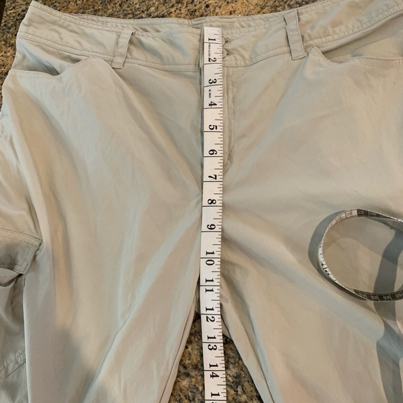 Patagonia Hiking capri pants Size 14 Light tan color roll up option - Picture 6 of 8